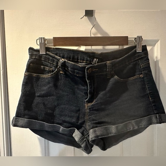 Forever 21 Denim shorts - Picture 1 of 2